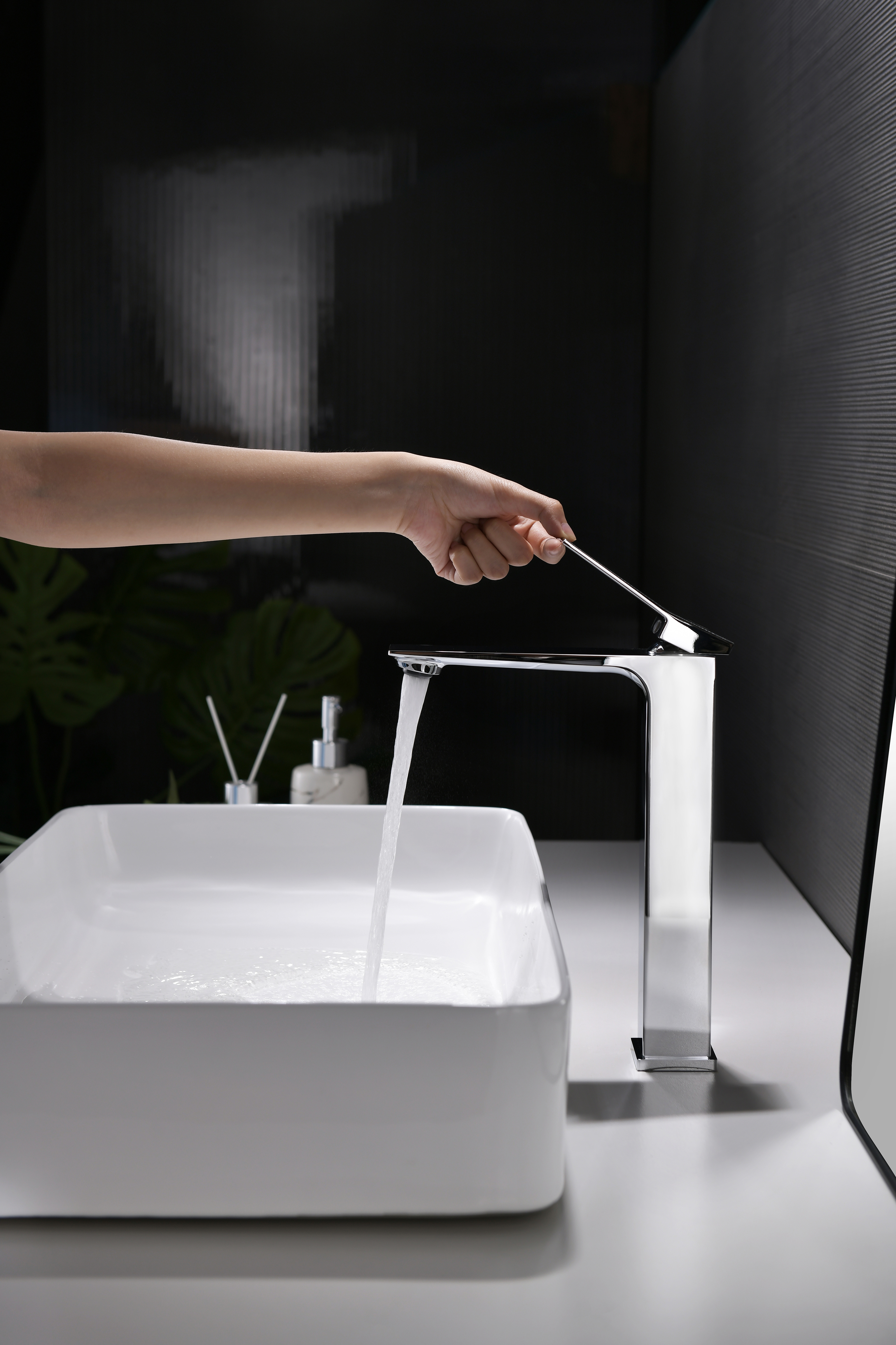 05112 Смеситель од. для раковины-чаши (ХРОМ) GANZER (10/1шт)