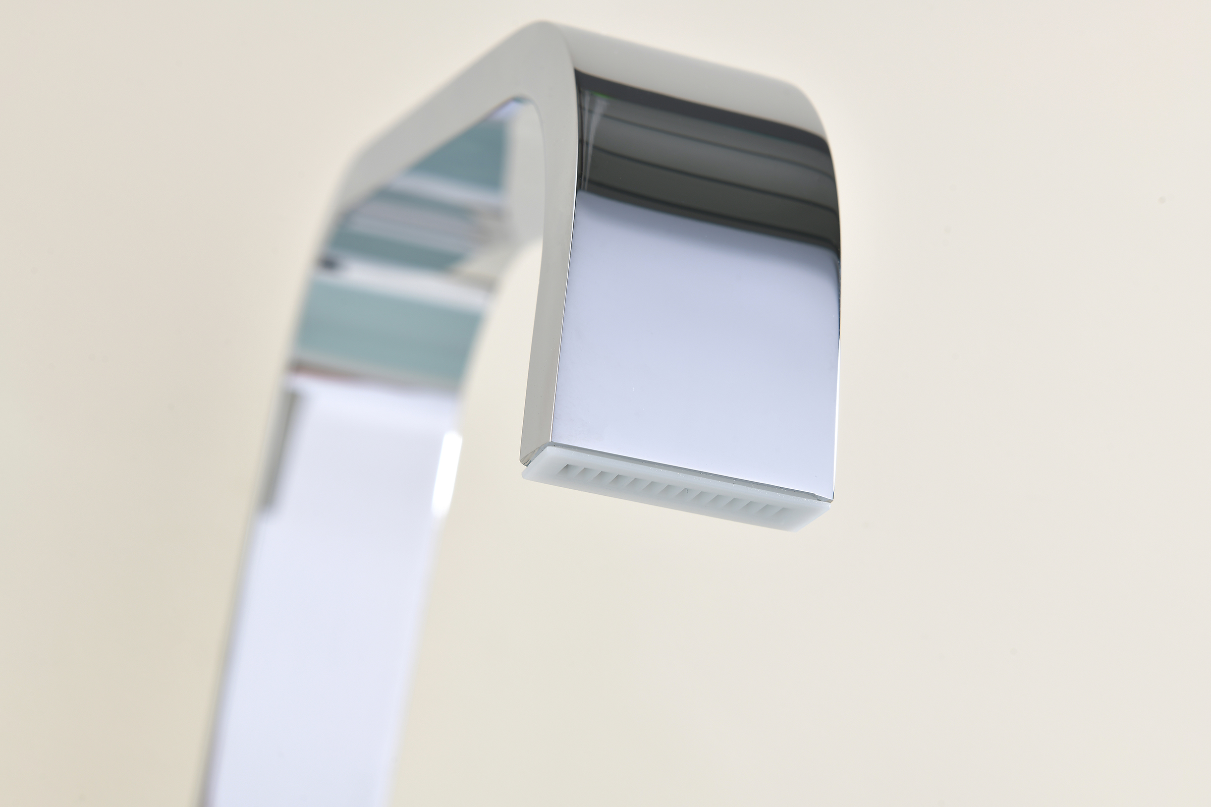 01133 Смеситель на борт ванны (5-отв,ХРОМ)  GANZER (10/1шт)