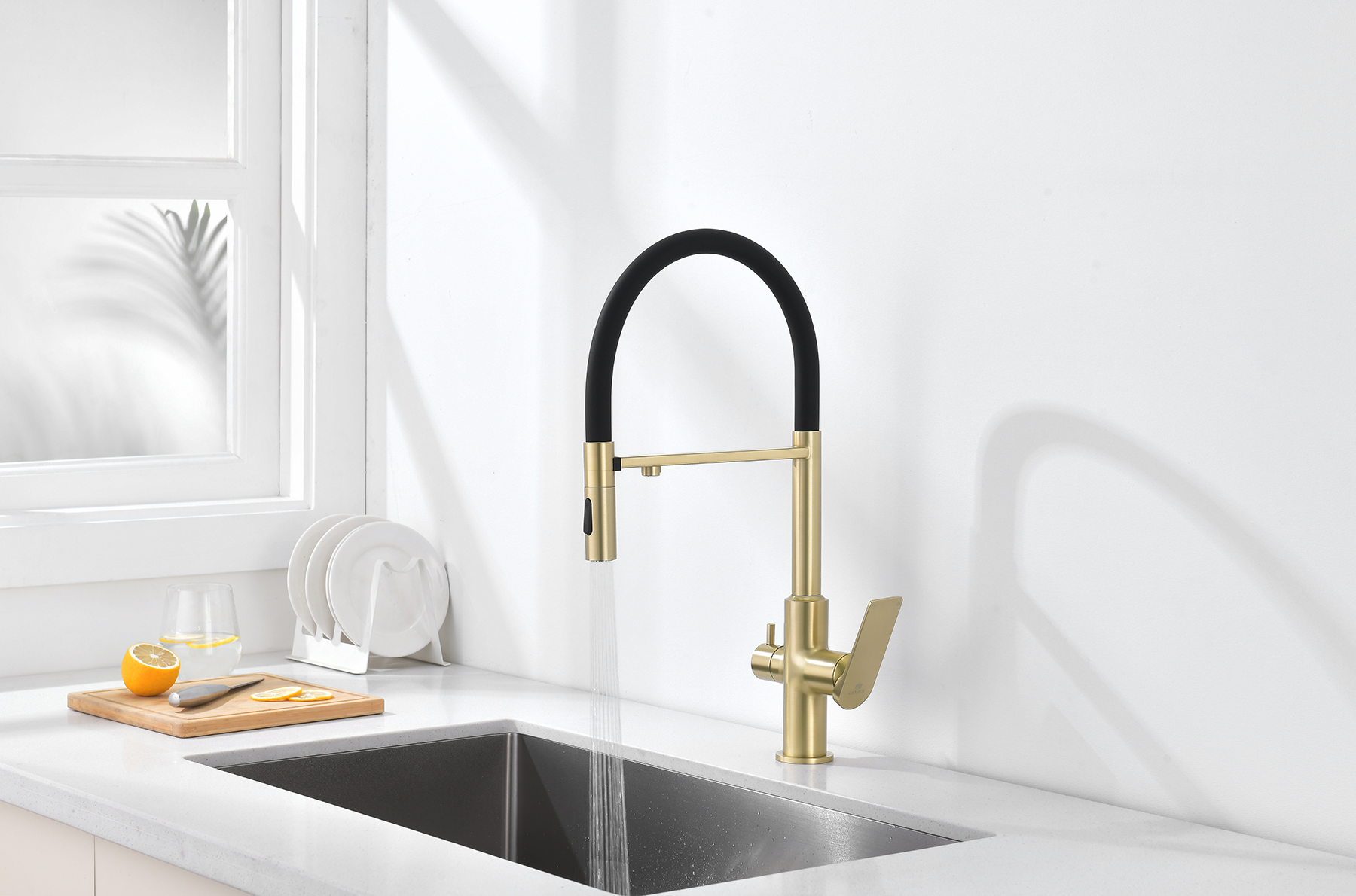 07127-S Смес. для кухни с гиб МАГ. изл. и под. фильт. (Мат. Золото+ЧЕР.) GANZER (10/1шт)