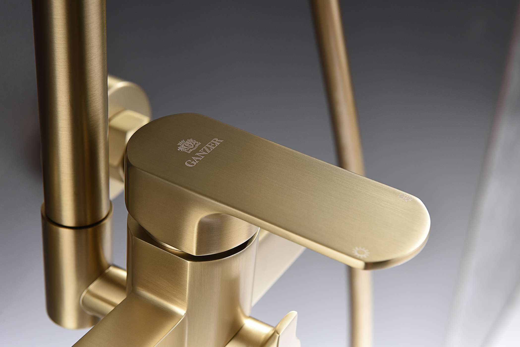 06161-S Душевая система (Мат. Золото) GANZER (5/1шт)