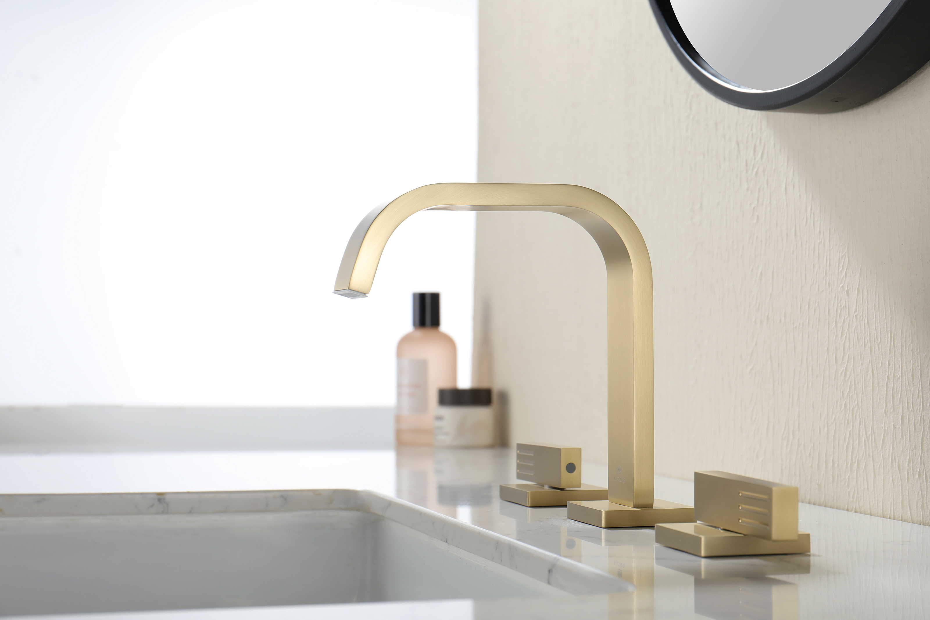 01115-S Смеситель на борт раковины (3-отв,Мат. Золото)  GANZER (10/1шт)