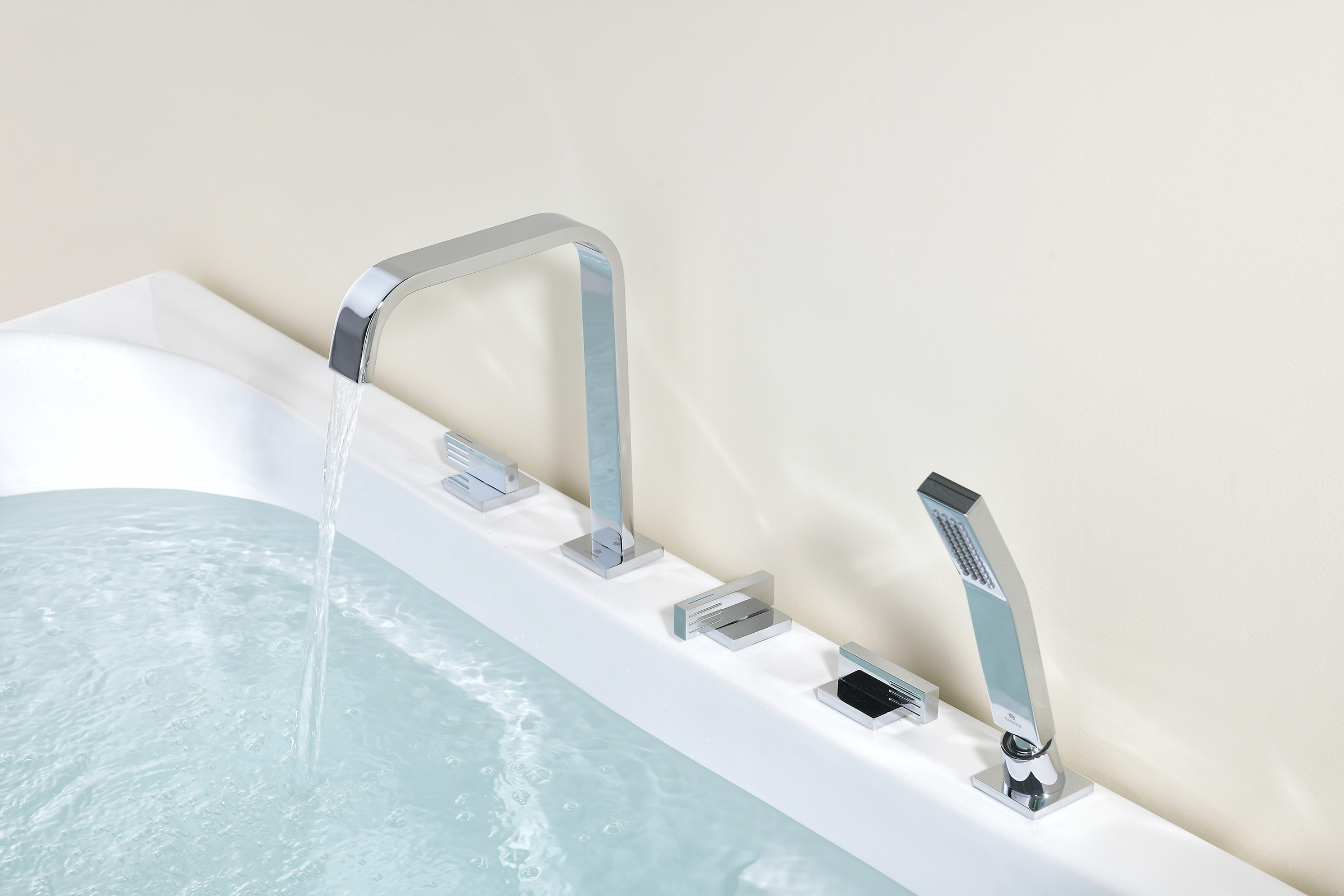 01133 Смеситель на борт ванны (5-отв,ХРОМ)  GANZER (10/1шт)