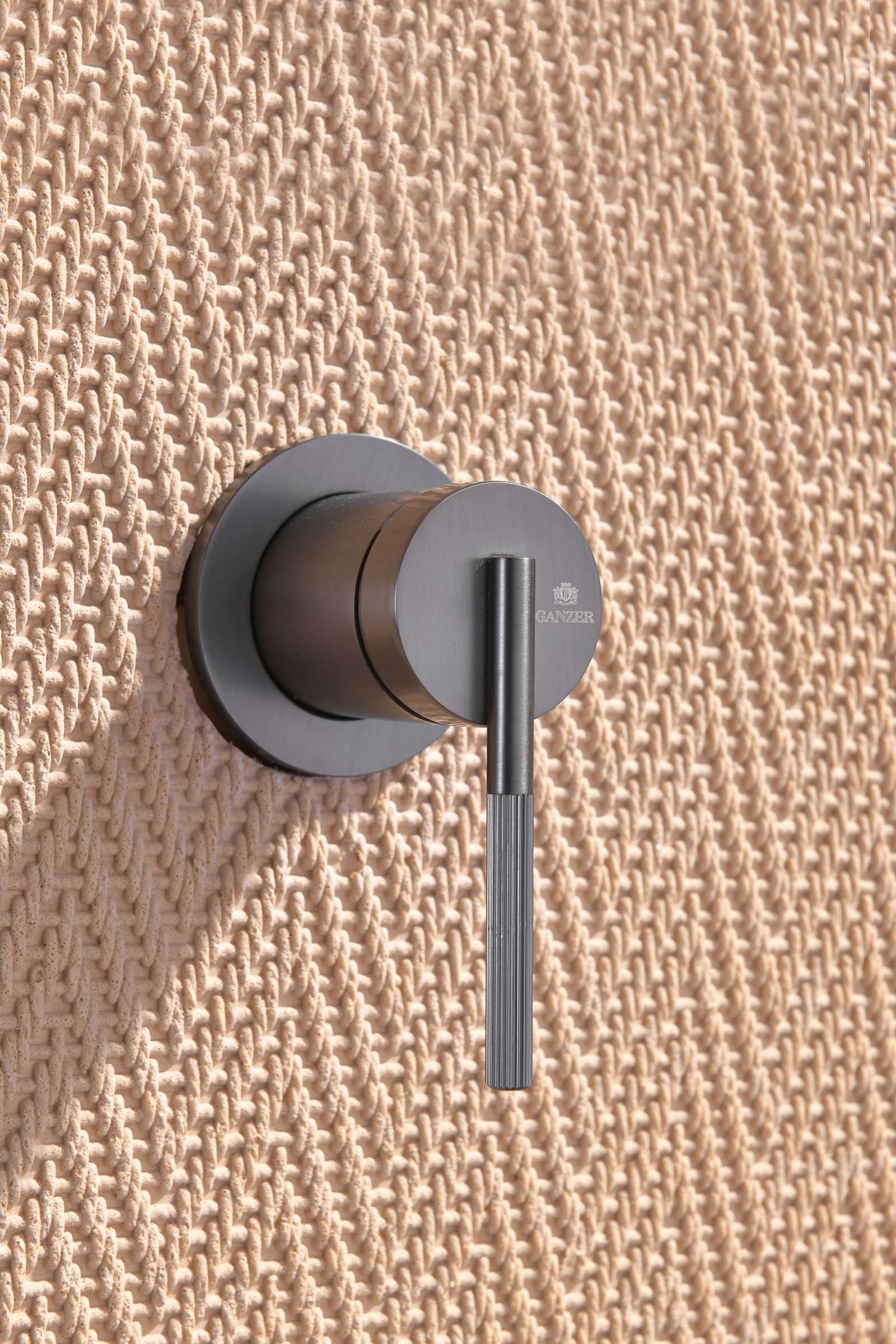 19164-Q Встроенный смес для душа с 2-функ. (ГРАФИТ) GANZER  (6/1шт)