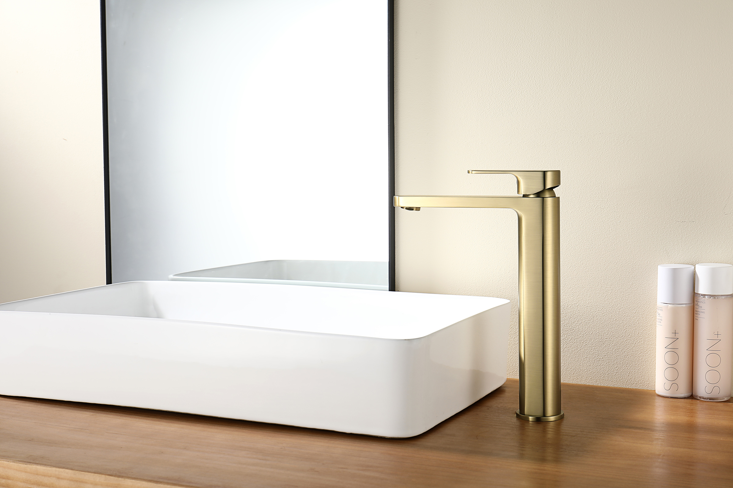 06112-S Смеситель од. для раковины-чаши (Мат. Золото) GANZER (10/1шт)