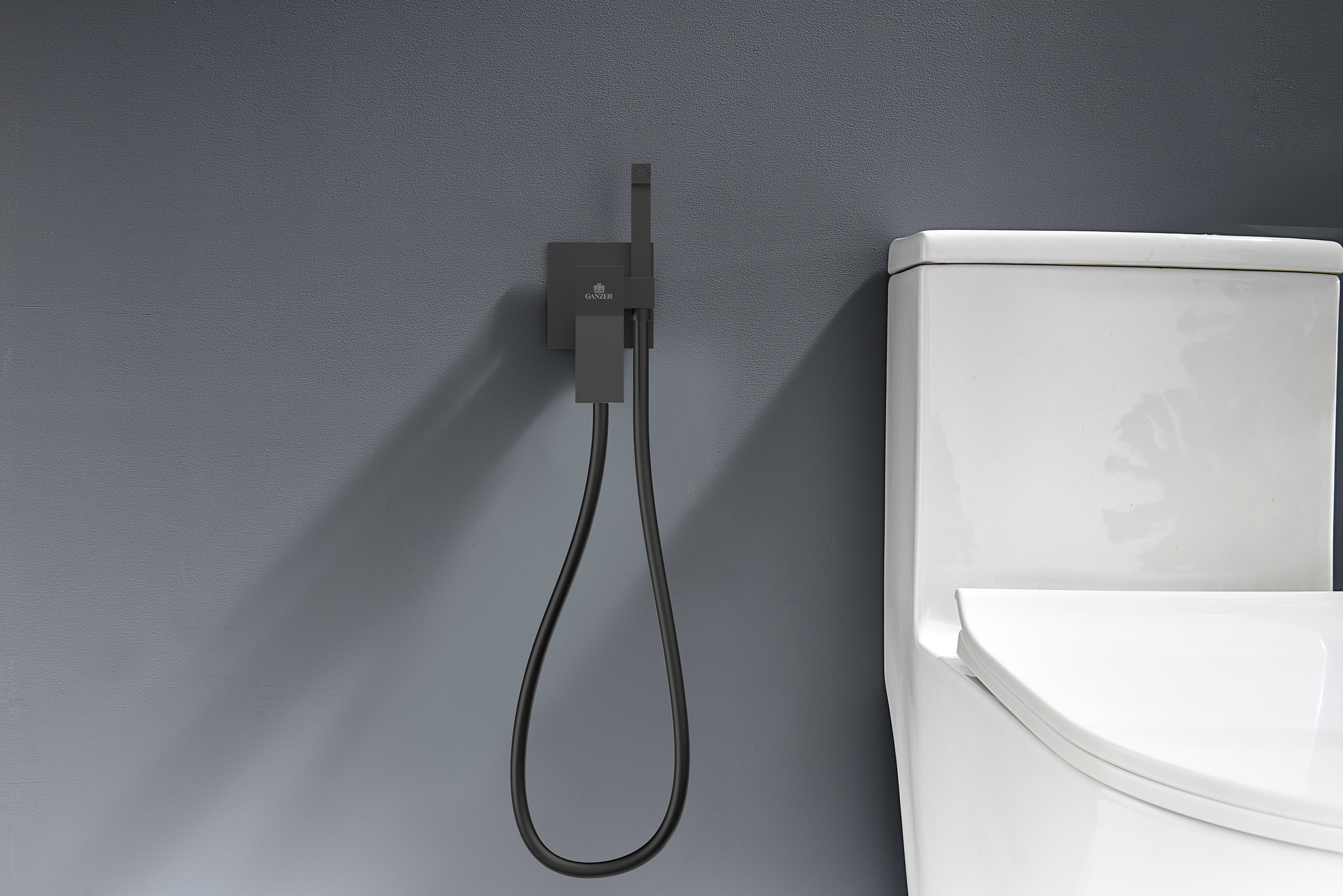 05157-C Смеситель встраиваемый с ГИГ. душом (ЧЕРНЫЙ) GANZER (10/1шт)