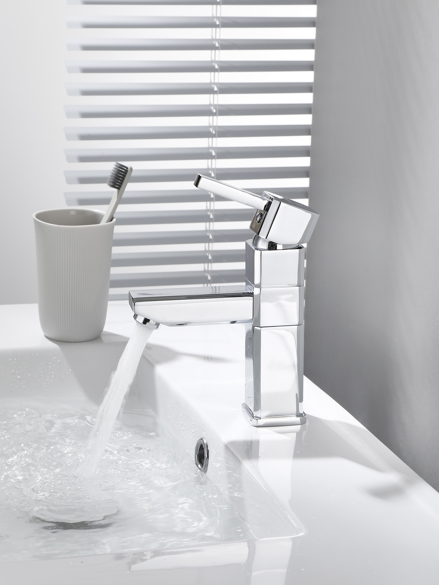 05013 Смеситель для умывальника ПОВОРОТ. "GANZER"  (10/1шт) Л/К