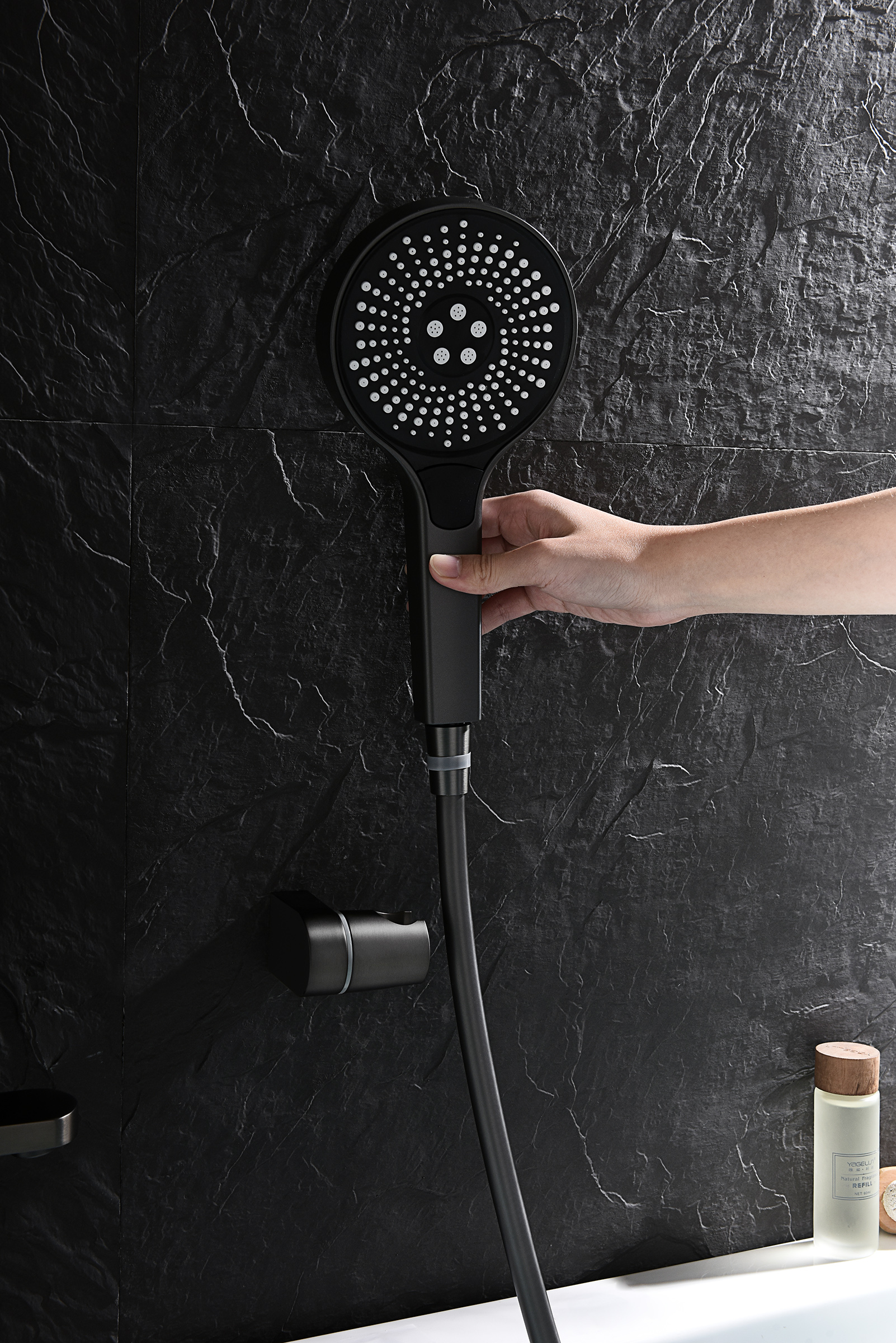 06132-Q Смеситель од. для ванны кор. (ГРАФИТ)  GANZER  (8/1шт)