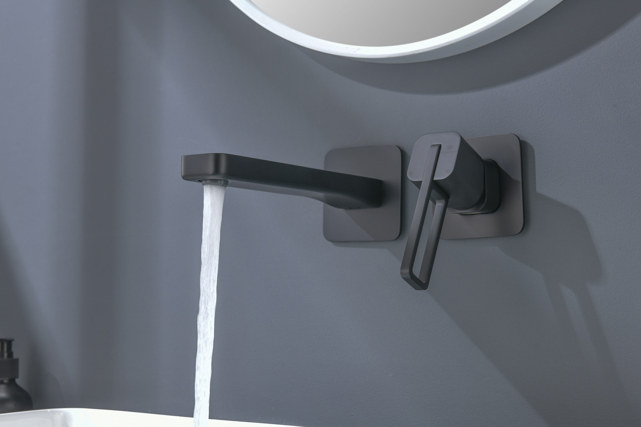 12144-C Встроенный смес для рак. (ЧЕРНЫЙ) GANZER  (10/1шт)