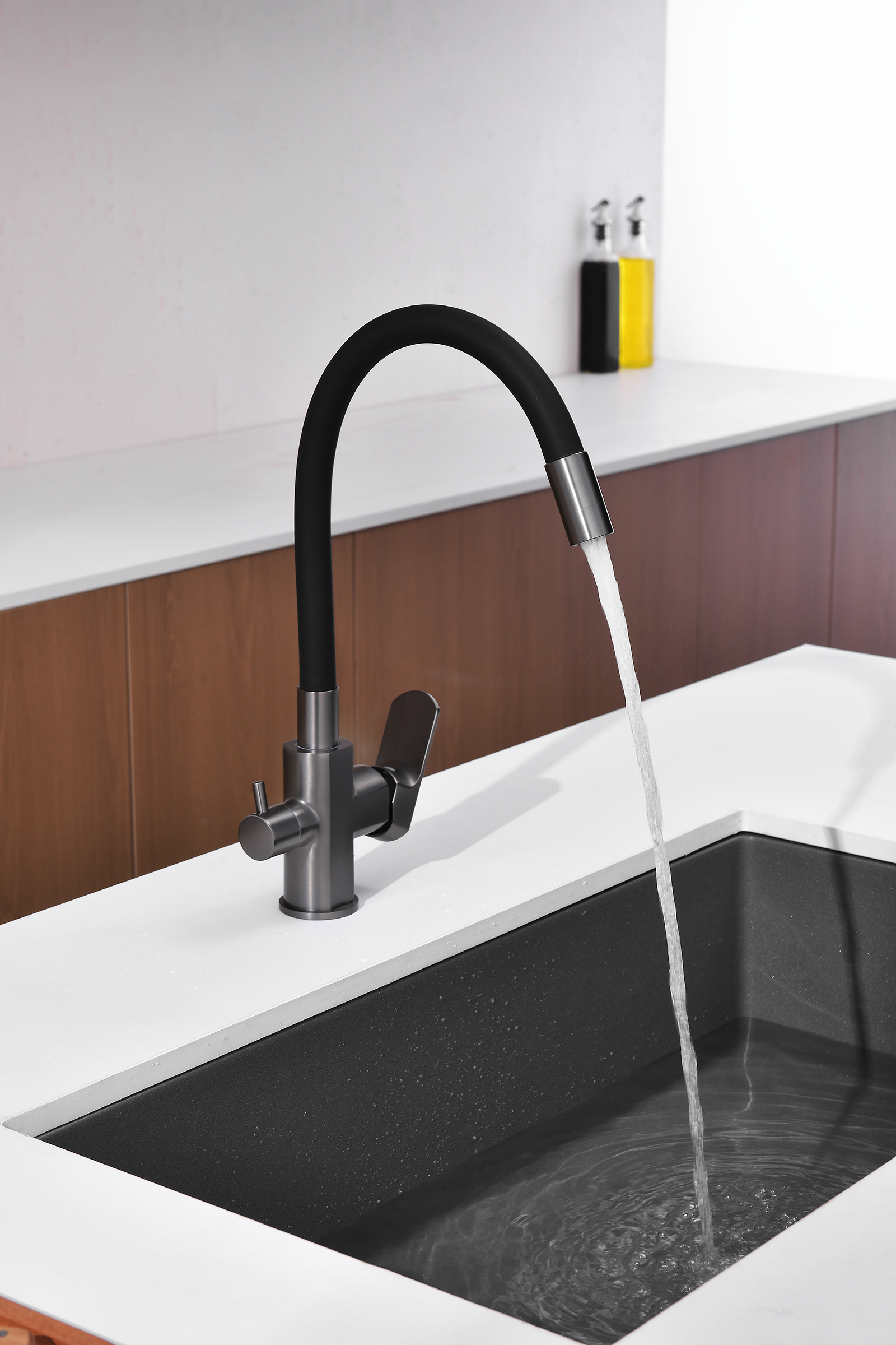 06127-Q Смеситель для кухни с гиб. изл. и под. фильтра (ГРАФИТ) GANZER (10/1шт)