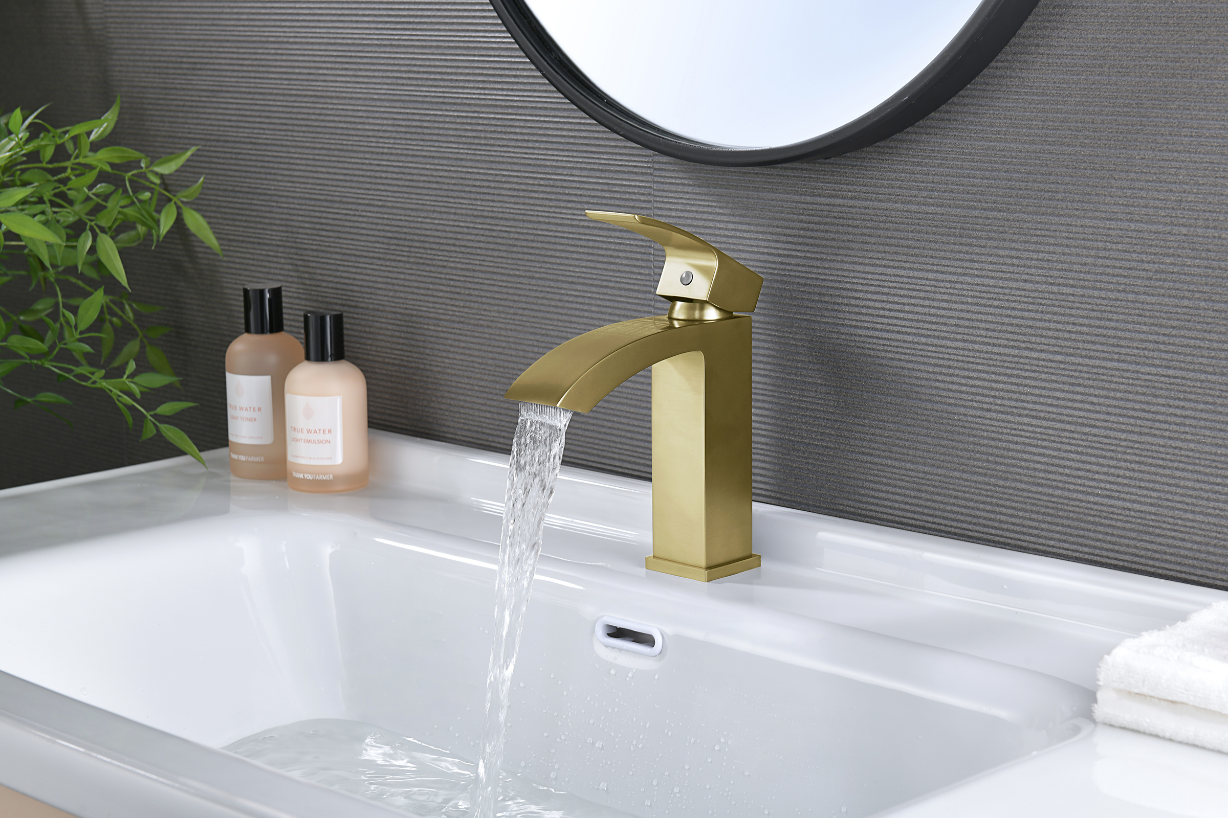 44111-S Смеситель од. для раковины (Мат. Золото) GANZER (10/1шт)