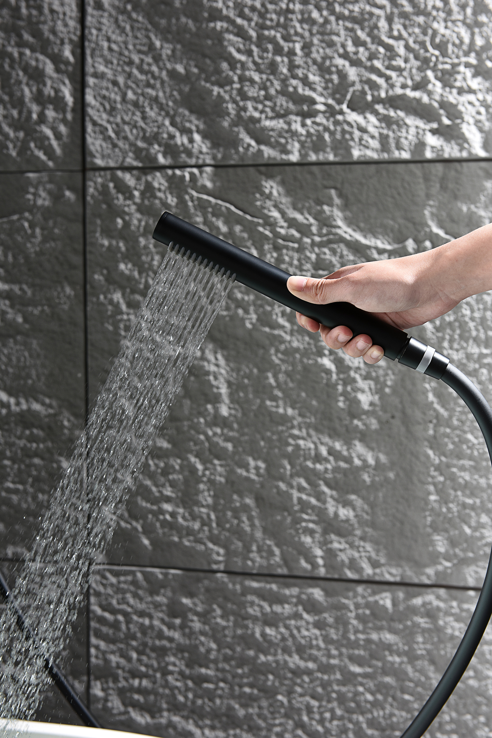 19181-C Смеситель напольный для ванны (ЧЕРНЫЙ) GANZER  (5/1шт)