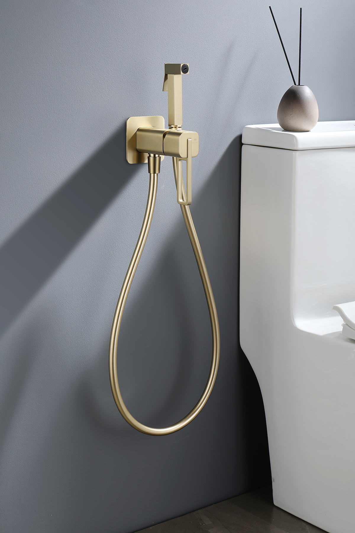 12157-S Смеситель встраиваемый с ГИГ. душем (Мат. Золото) GANZER (10/1шт)