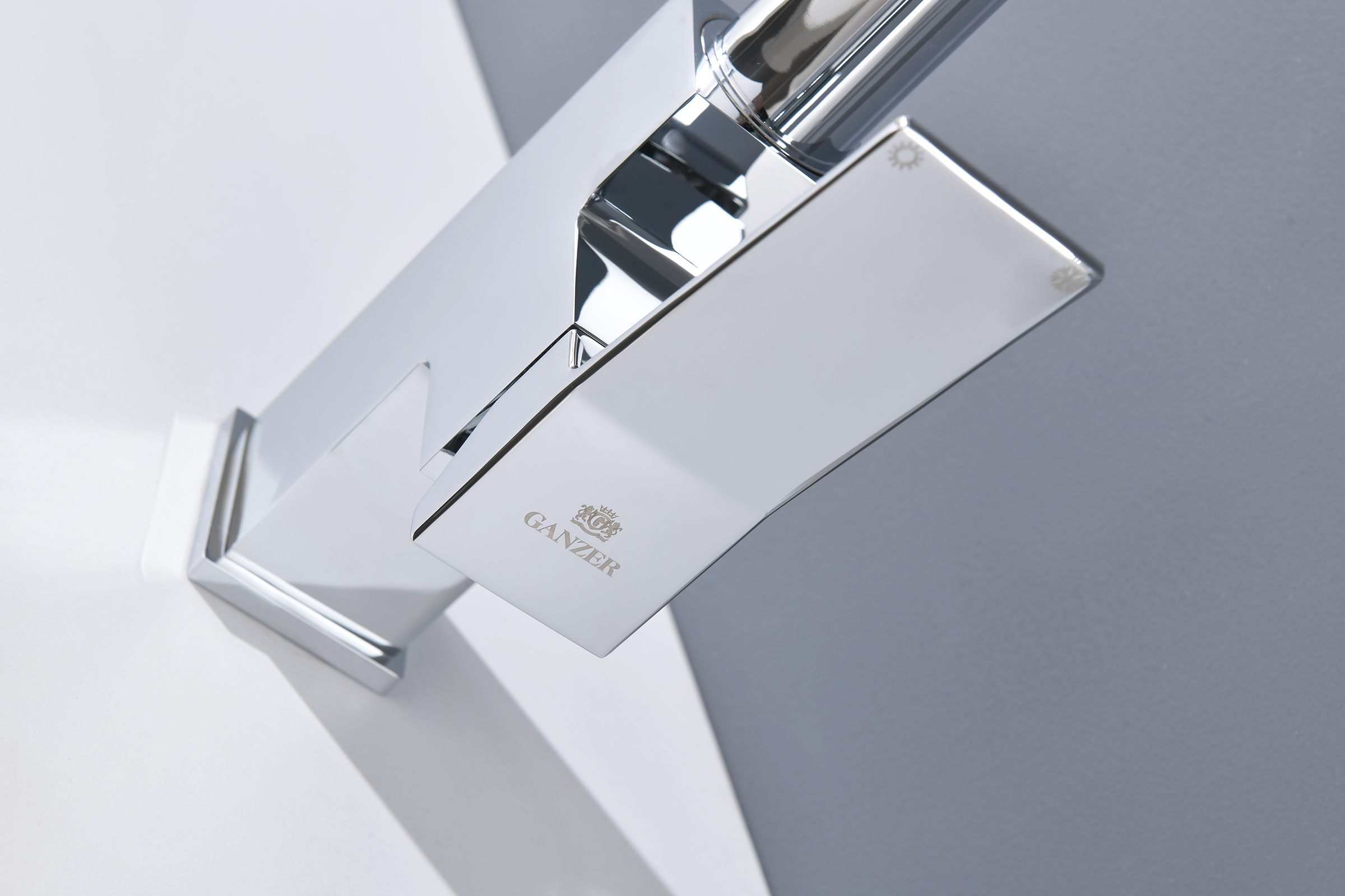 05126 Смес. для кухни с гиб МАГ. изл. и под. фильт. (ХРОМ) GANZER (10/1шт)