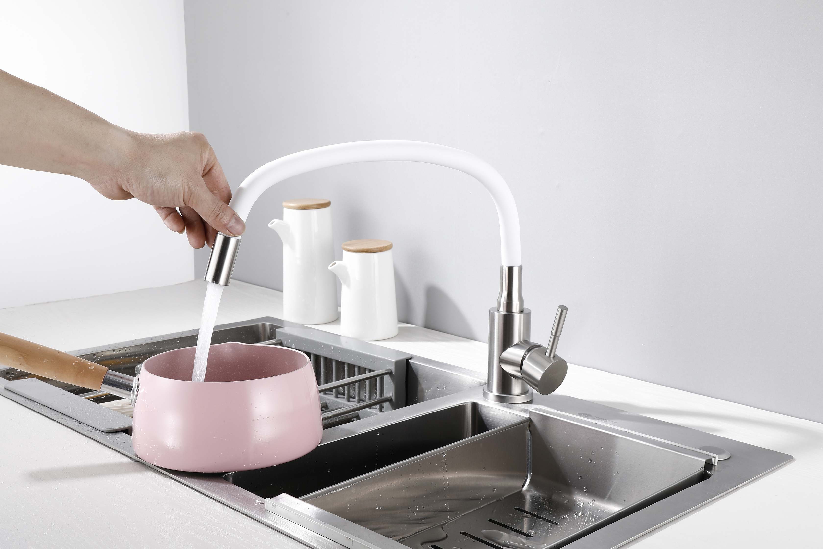 59304-GF Смес. из НЕРЖ. для кух. (САТИН с гиб. бел. изл.) HANSEN  (20/1шт)