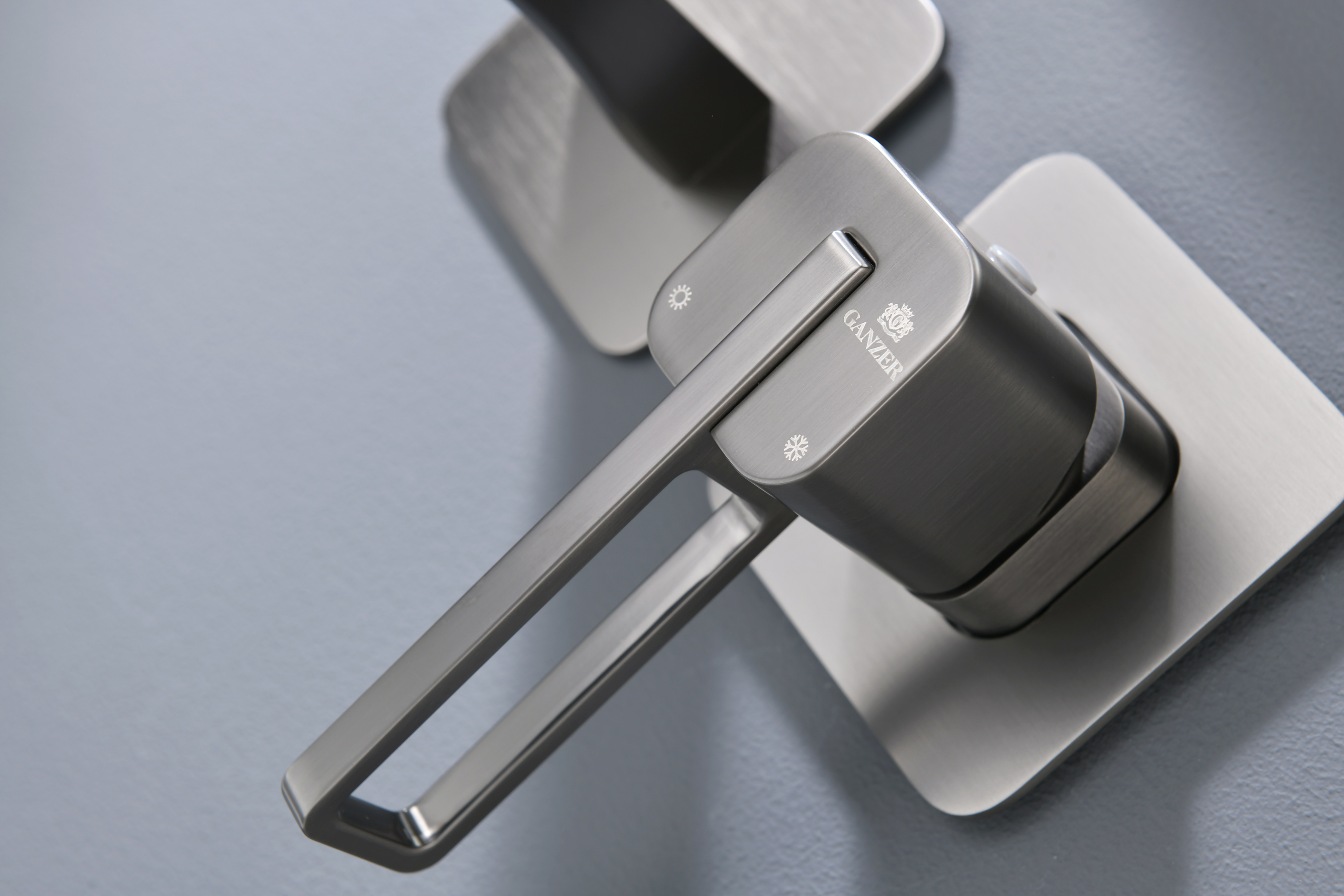 12144-Q Встроенный смес для рак. (ГРАФИТ) GANZER  (10/1шт)