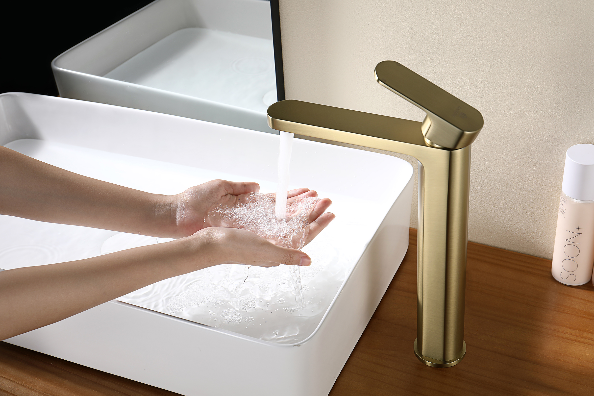 06112-S Смеситель од. для раковины-чаши (Мат. Золото) GANZER (10/1шт)