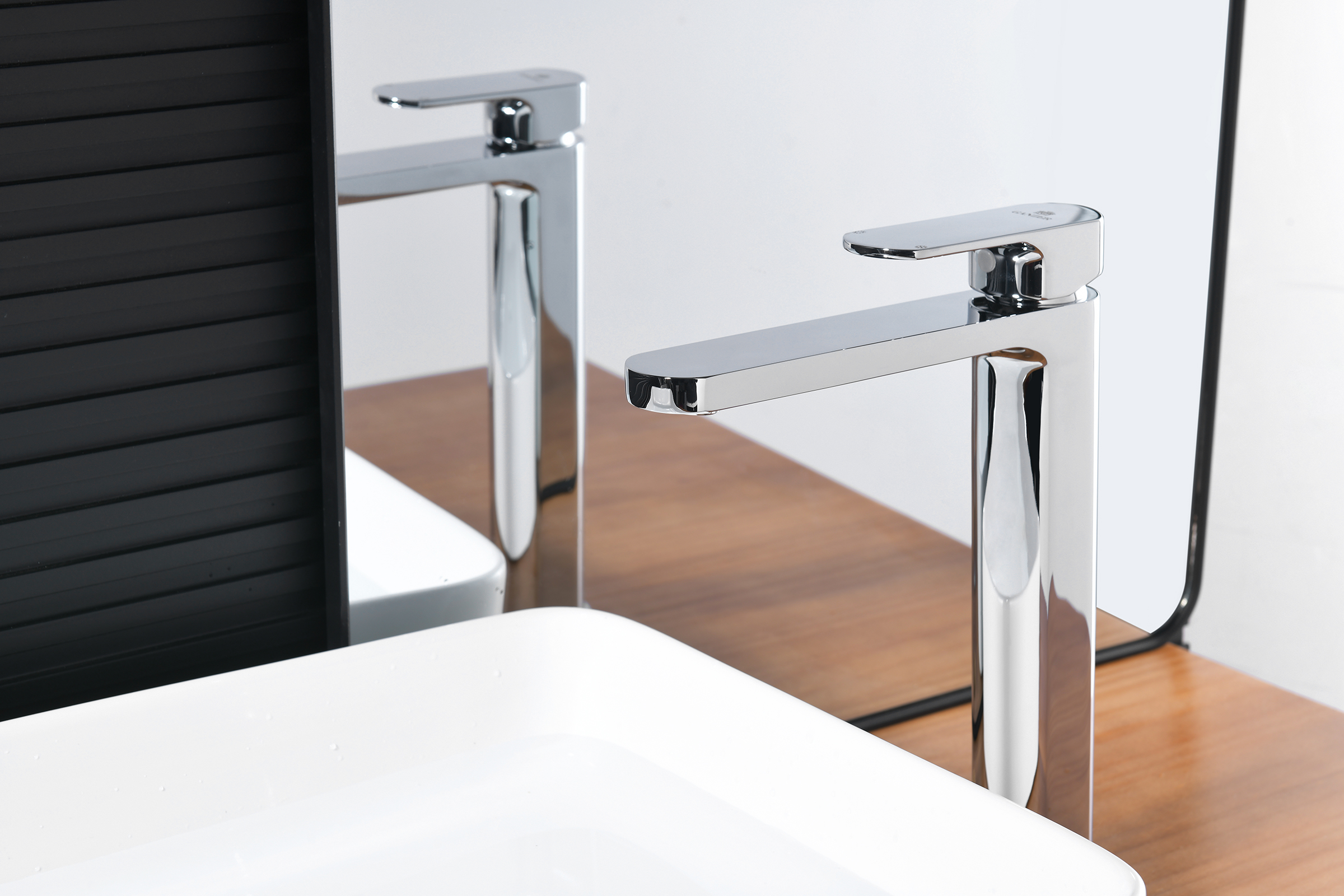 06112 Смеситель од. для раковины-чаши (ХРОМ) GANZER (10/1шт)